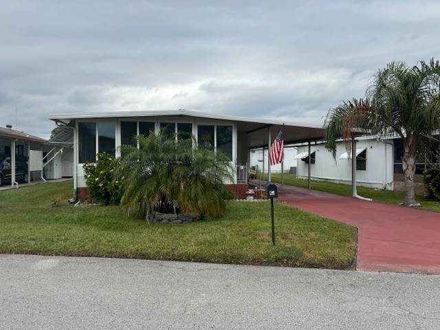 Winter Haven, FL Mobile Home for Sale located at 43 Key West Ave Shipp-reck Harbor Mobile Home